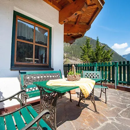 Daire Comfortable In With Garden Mayrhofen