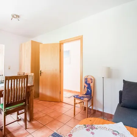 Appartement Comfortable In With Garden