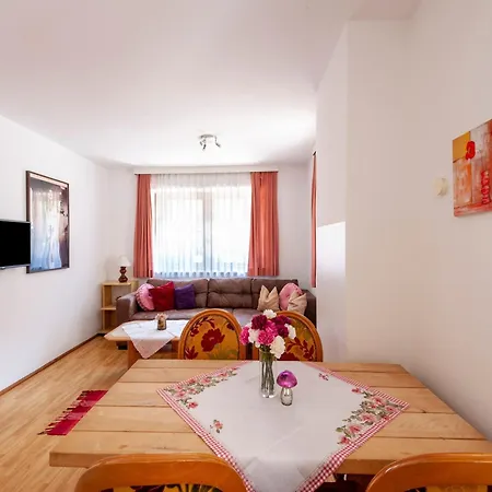 Comfortable In With Garden Appartement *