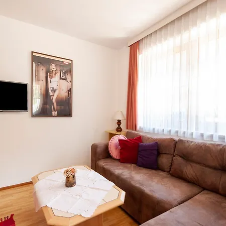 Appartement Comfortable In With Garden