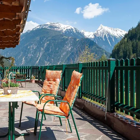 Apartment Comfortable In With Garden Mayrhofen
