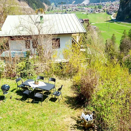 Comfortable In With Garden شقة