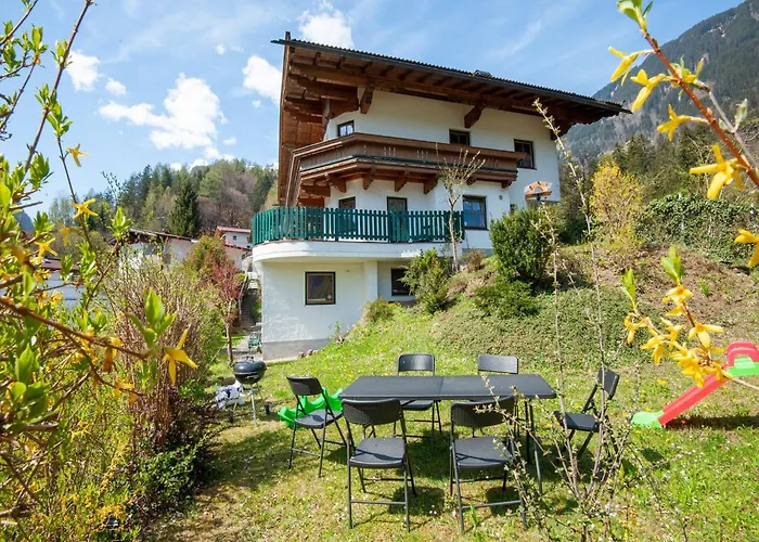 Daire Comfortable In With Garden Mayrhofen