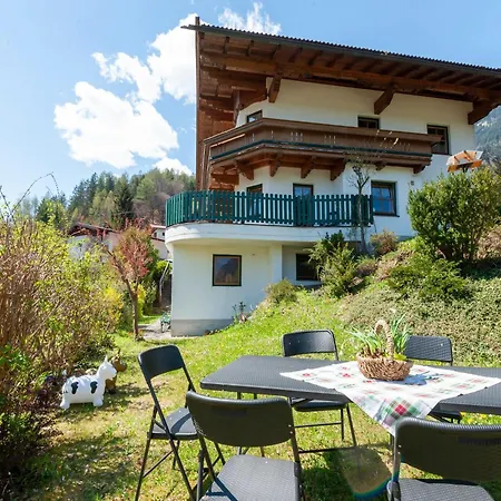 Lägenhet Comfortable In With Garden Mayrhofen